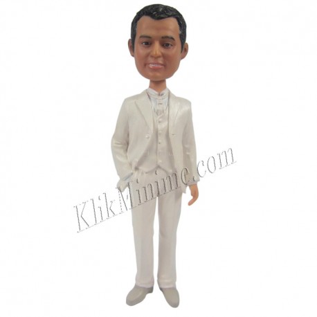 Patung Wedding Groom