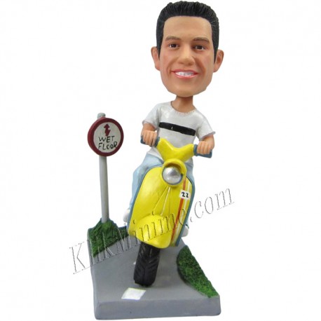 Patung Rider Vespa