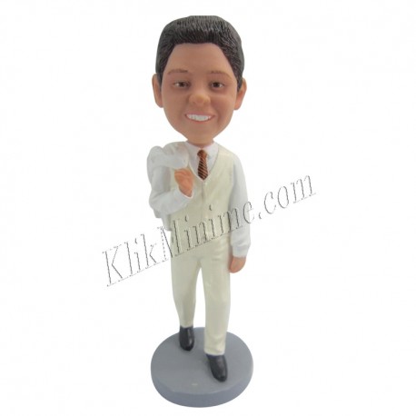 Patung Wedding Groom 2